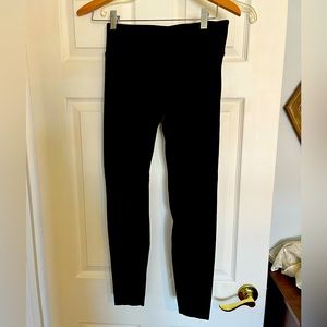 LuluLemon wonder under leggings. Black. Size 4. Used but good condition.